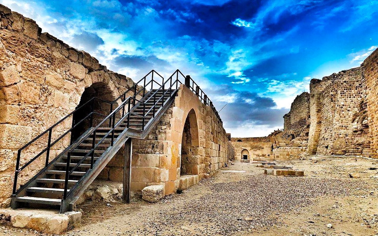 عمان الثالثة